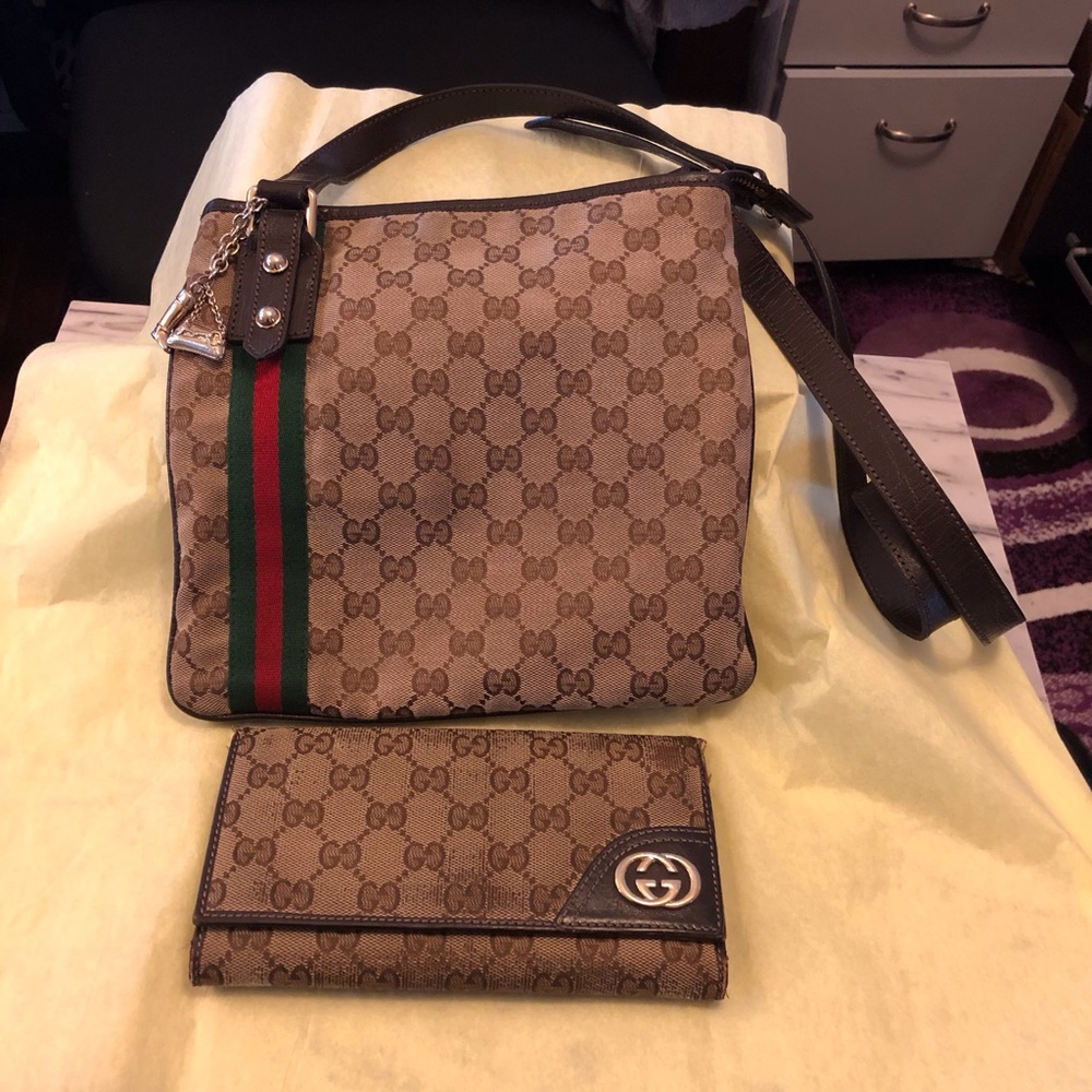 Authentic Vintage Canvas Gucci Crossbody with Gucci wallet